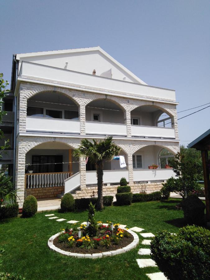 Solmaris Apartments Sukošan Eksteriør bilde